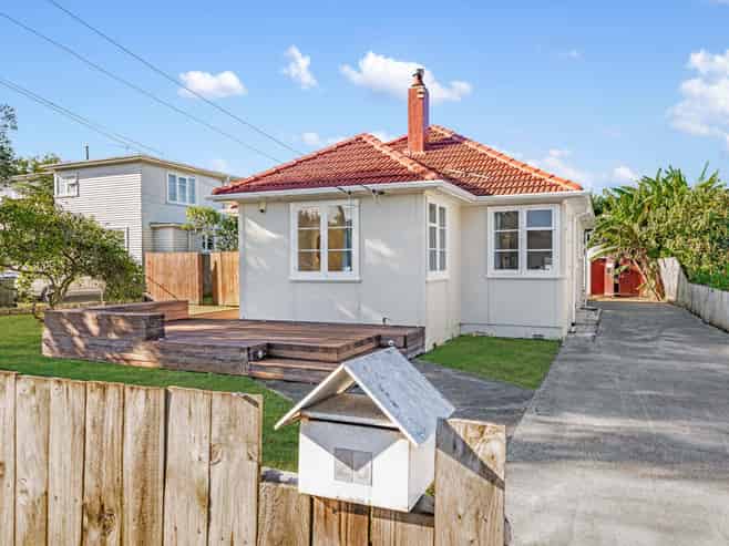 25 Alamein Road, Panmure