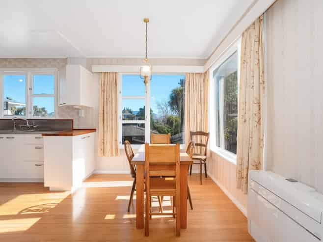 21 Gray Avenue, Paraparaumu Beach