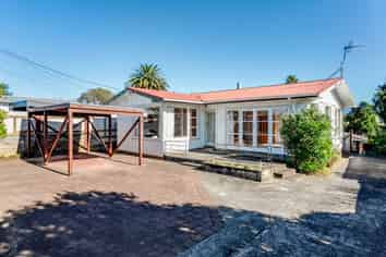 21 Gray Avenue, Paraparaumu Beach