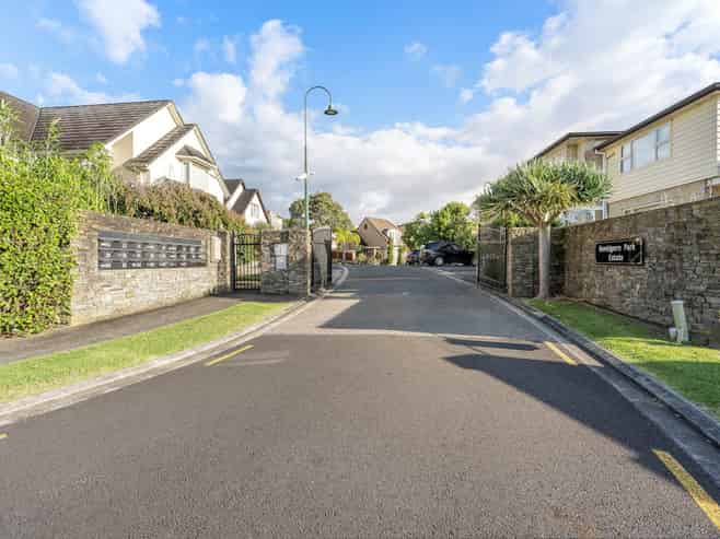 54 Grammar School Road, Pakuranga