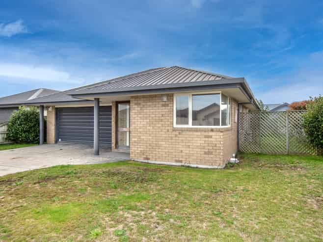 32 Surfers Place, North New Brighton