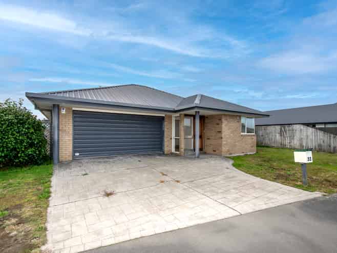 32 Surfers Place, North New Brighton