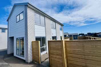 73 Chrysolite Place, Belfast