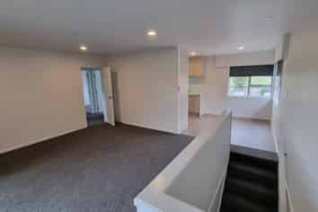 4/15A Oates Road, Glen Eden