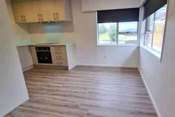 4/15A Oates Road, Glen Eden