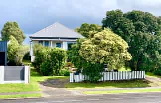 732 Papamoa Beach Road, Papamoa