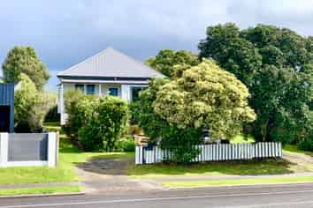 732 Papamoa Beach Road, Papamoa