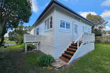 732 Papamoa Beach Road, Papamoa