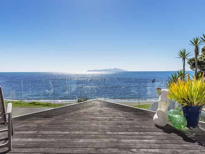 7 Ocean Parade, Pukerua Bay