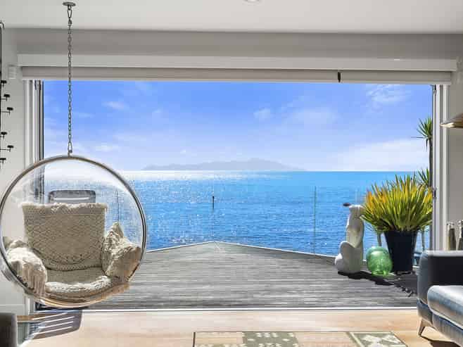 7 Ocean Parade, Pukerua Bay