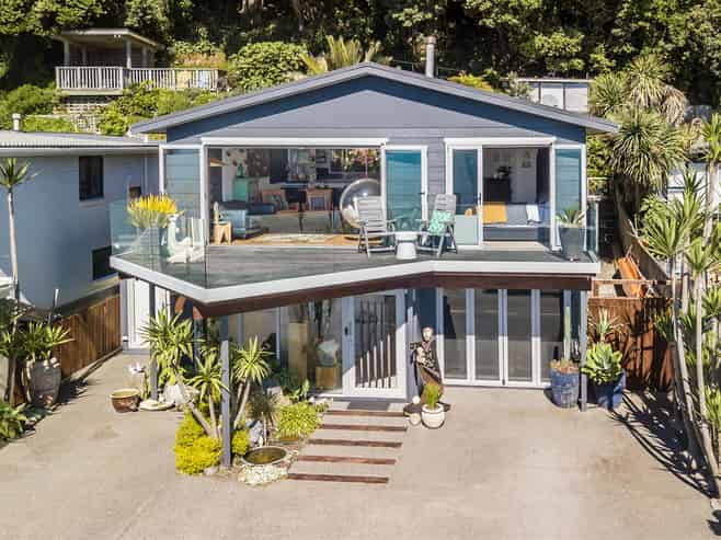 7 Ocean Parade, Pukerua Bay