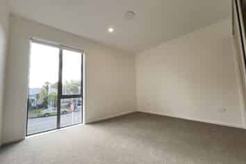 2/176 England Street, Linwood