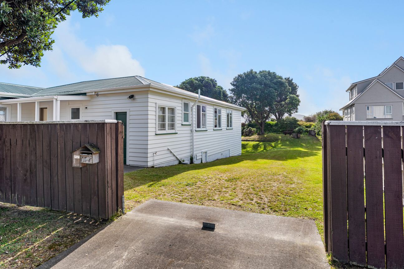 Right on the Beach - Renovate or Develop! - Ansicht 4
