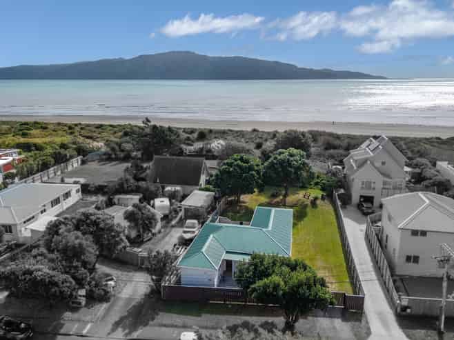 147 Manly Street, Paraparaumu Beach