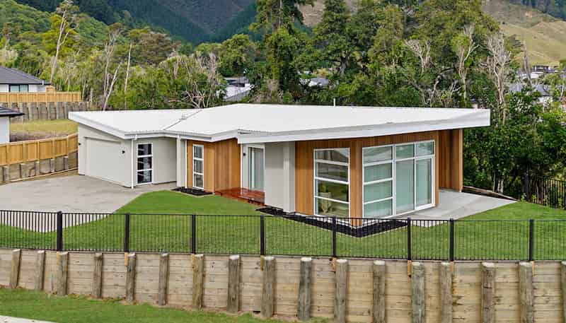 6 Homestead Avenue, Stoke