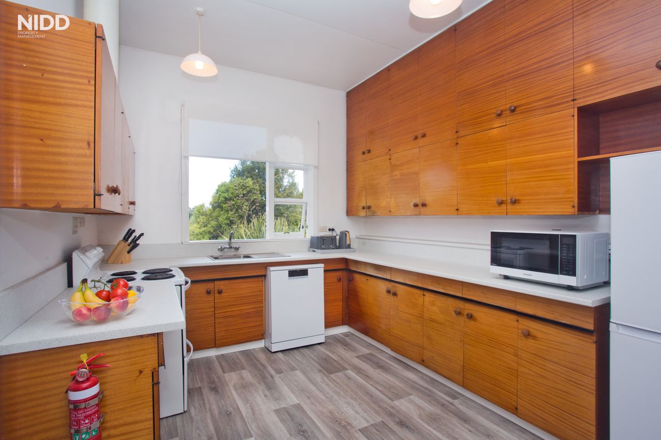 Prime Location - First month rent free! - Mehr