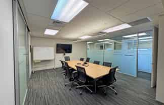 COST-EFFECTIVE TOP FLOOR TAKAPUNA OFFICE
