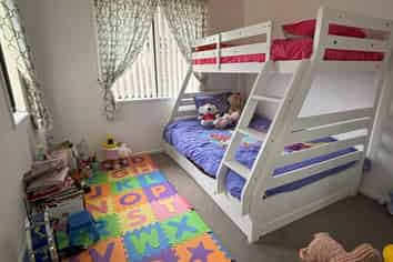 75 Waterford Road, Glenview