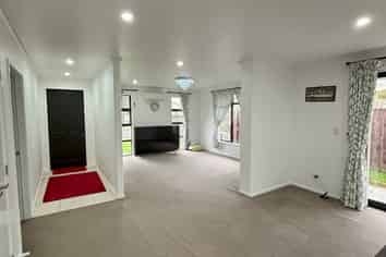 75 Waterford Road, Glenview