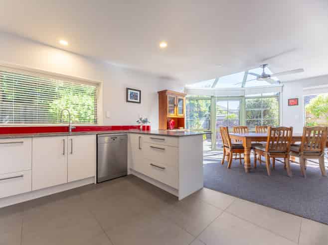 2/268 Rosetta Road, Raumati Beach