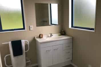 8b shelly Bay Road, Beachlands