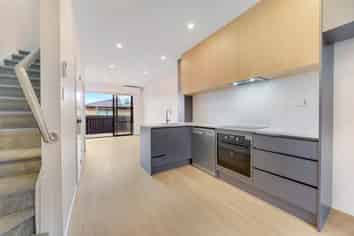 12/3 Cape Road, Mangere