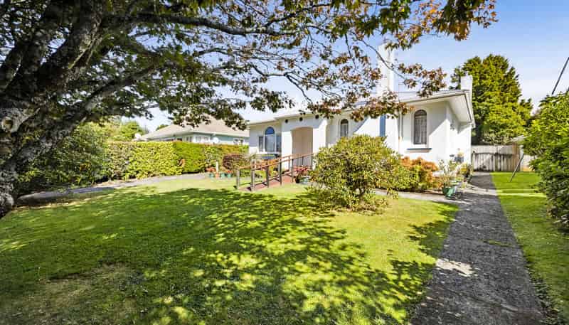 36 Percy Avenue, Stratford