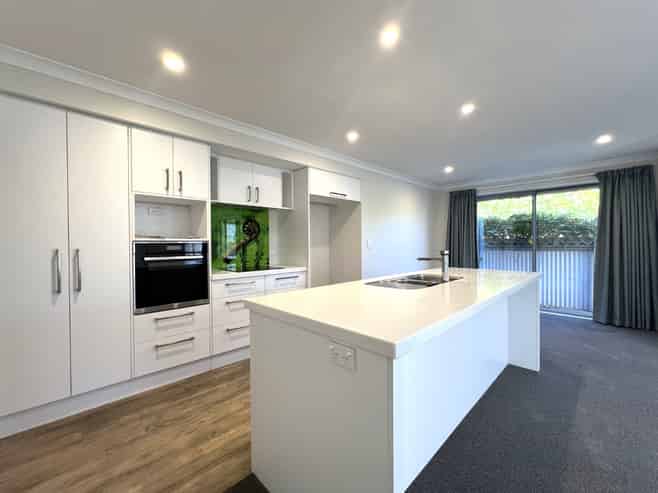 48 Adams Lane, Springlands