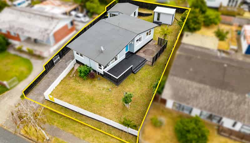 16 Wordsworth Road, Manurewa
