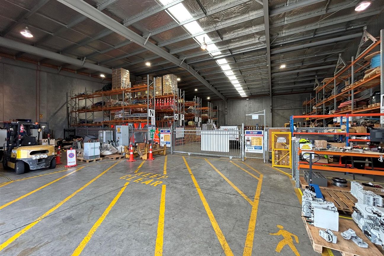 Savills | Premium Warehouse In Central Location - Ansicht 3
