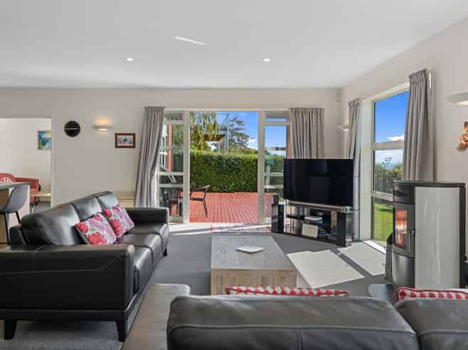 18 Kenmure Drive, Huntsbury