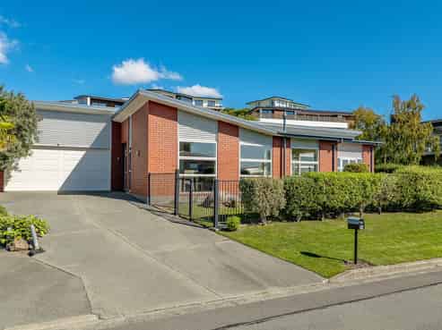 18 Kenmure Drive, Huntsbury