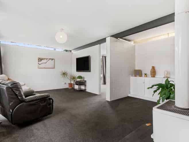 21 Lawrence Cresent, Hillpark