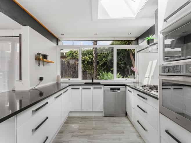 21 Lawrence Cresent, Hillpark