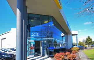 CORNER OFFICE WITH GREAT EXPOSURE
