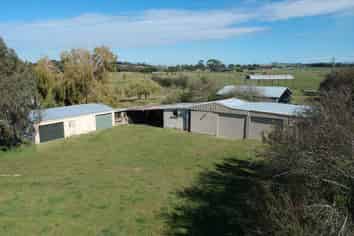 33 Devils Bridge Road, Weston