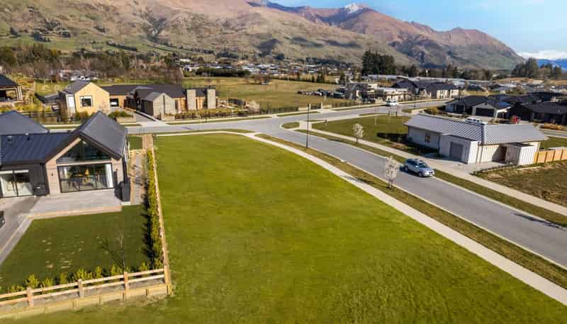 9 Deans Drive, Wanaka