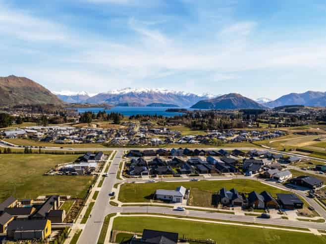 9 Deans Drive, Wanaka