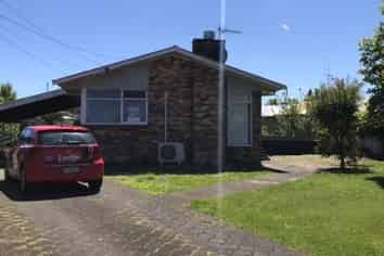 33 Pulham Crescent, Queenwood