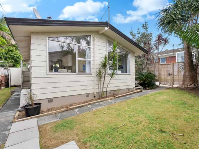 2/62 Rawhiti Road, One Tree Hill