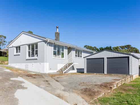 25 Loongana Street, Waitangirua