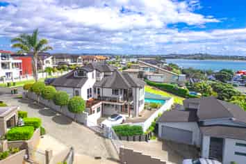 72 Compass Point Way, Half Moon Bay