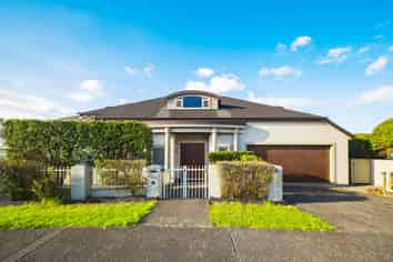 72 Compass Point Way, Half Moon Bay
