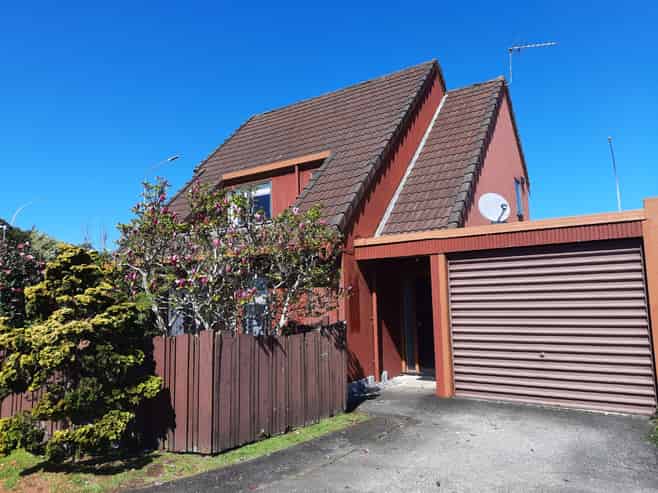 2 Springwood Place, Mount Eden