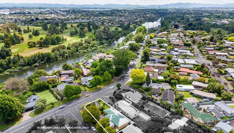 946 River Road, Queenwood