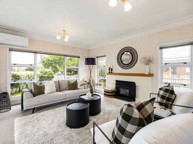 946 River Road, Queenwood