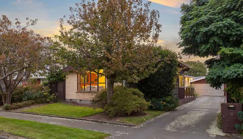 11 Dunster Street, Burnside