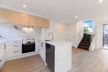 5/60 Triangle Road, Massey