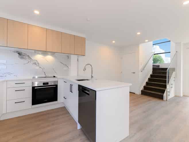 5/60 Triangle Road, Massey