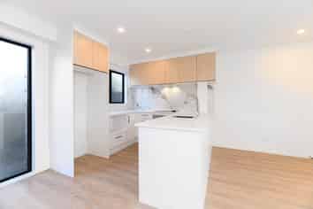 5/60 Triangle Road, Massey